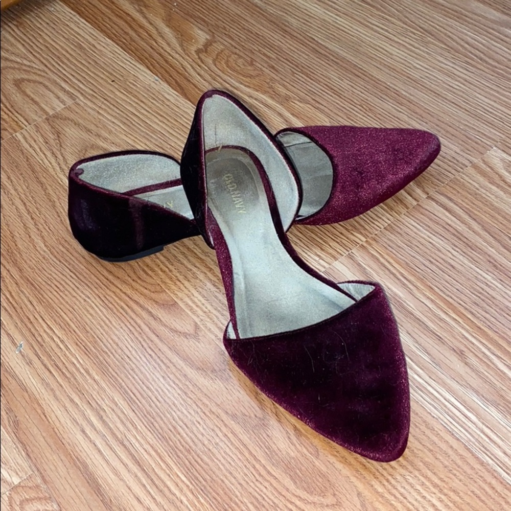 Dark red maroon pointed toe flats